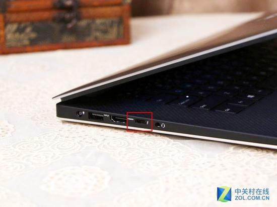 戴尔XPS 15上的雷电3接口