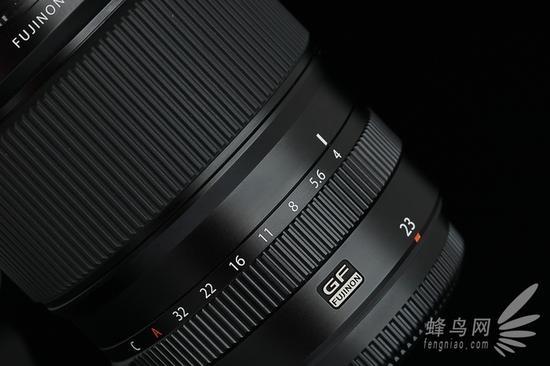 富士GF23mm f/4 R LM WR镜头的光圈环、对焦环以及富士龙GF镜头标识