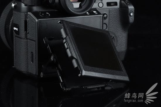 富士GFX50s的液晶屏支持三向折叠功能
