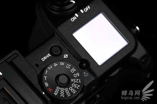 富士GFX50s肩部右侧按键布局