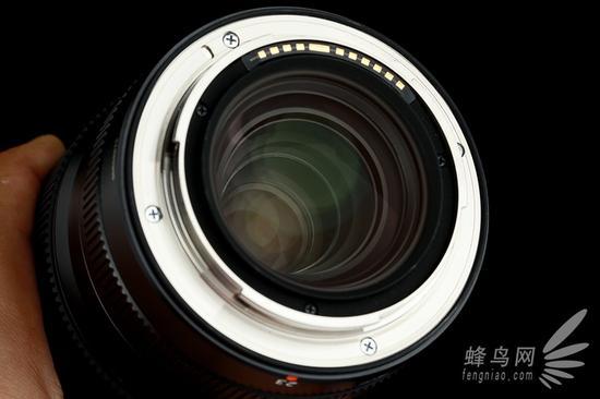 富士GF23mm f/4 R LM WR镜头后镜组镜片镀膜以及金属G卡口