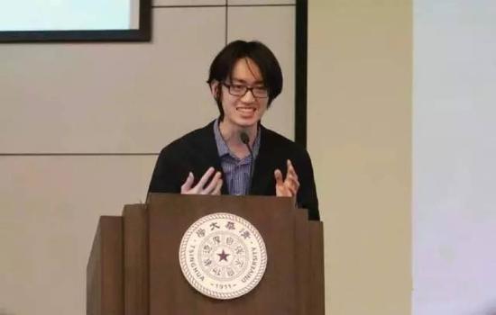 2016年,陈立杰进行清华大学特等奖学金答辩。图片来源于网络