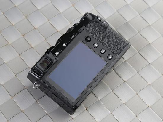 富士X-E3机背设计参照了X100F
