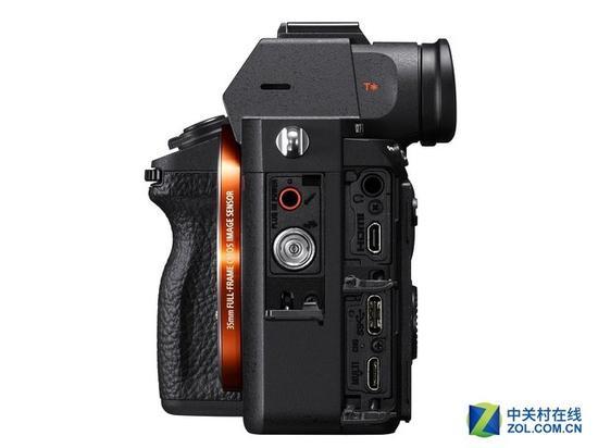type C+USB 2.0的双USB接口设计也是A7RIII的一大亮点