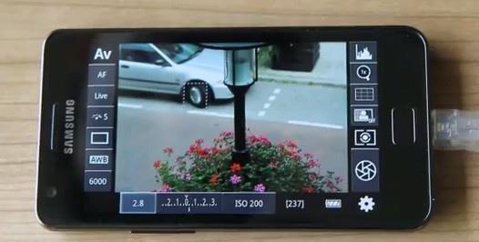 DSLR Controller可以用手机来控制相机,最近还推出了WiFi版