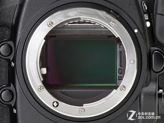 尼康D810也没有低通滤镜的设计
