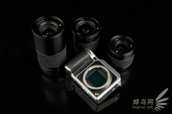 哈苏X1D机身与XCD 3.5/30mm、XCD 3,5/45mm、XCD MACRO 3.5/120mm三支镜头