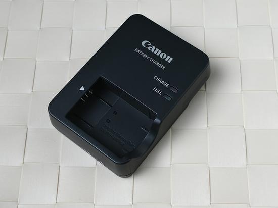 佳能SX730 HS附送一个旅行充电器