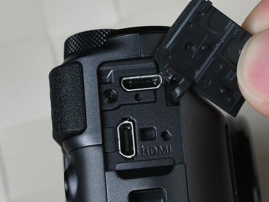 佳能SX730 HS数据接口特写