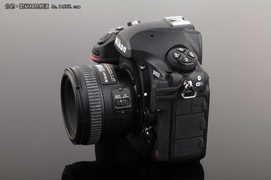 ▲尼康D850侧面