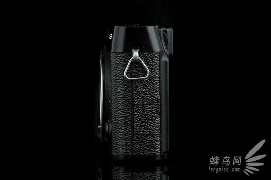 富士X-E3机身侧面