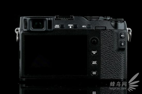富士X-E3机身背面