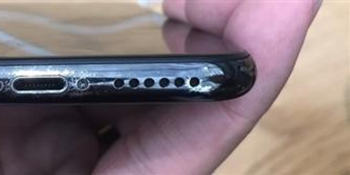 iPhone X掉漆愈演愈烈?手机变成刮刮乐