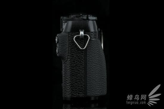 富士X-E3机身侧面