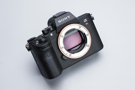 约4240万像素全画幅Exmor R CMOS感光元件