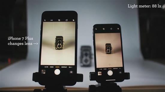直到88 lux亮度,iPhone 7 Plus的长焦镜头才开始工作