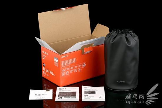 打开外包装,保修卡、说明书、镜头袋等一应俱全