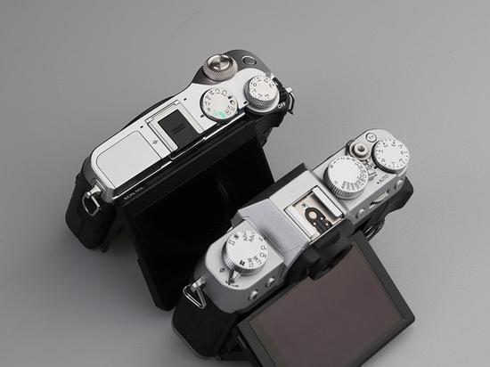 富士X-T20与佳能EOS M6的机顶布局各有不同