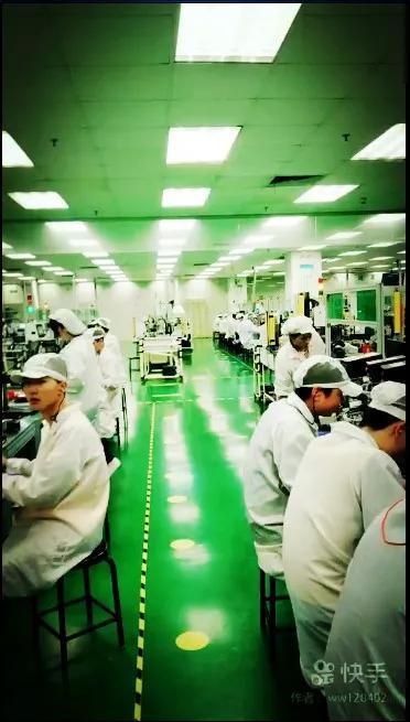 短视频中的富士康工厂车间