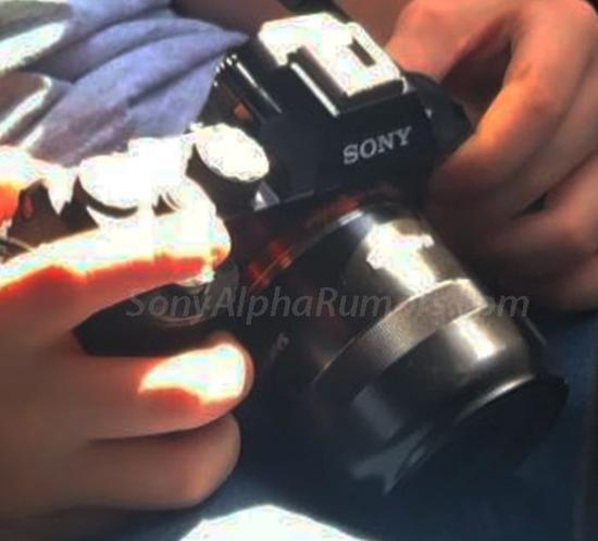 三阳AF 45mm F1.8 FE谍照(图片来自Sony Alpha Rumors)