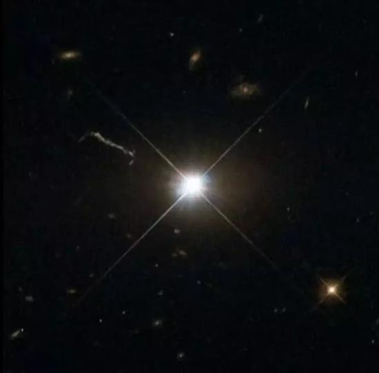 图片来源:ESA/Hubble & NASA