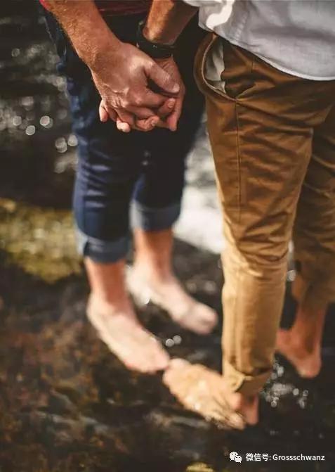 这属于比较有爱的,还有更激烈的GAYPORN,就不在这说了...
