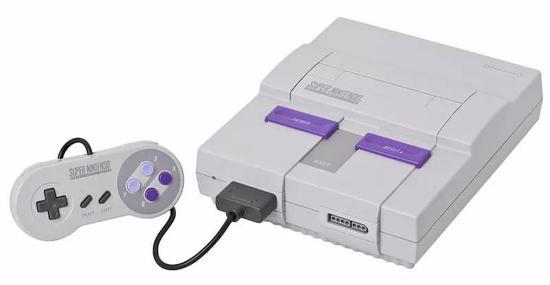图17:超级任天堂游戏机 SNES,1990。