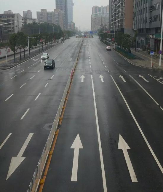武汉街景。(摄于2月2日)