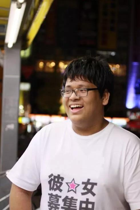 连照片都被迅速发到了网上