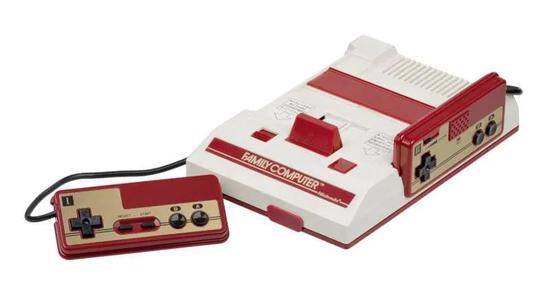 图13:任天堂 Famicom 游戏机,1985。
