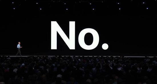 去年 WWDC 上 Craig 在 Keynote 里放了个大大的 No | Apple