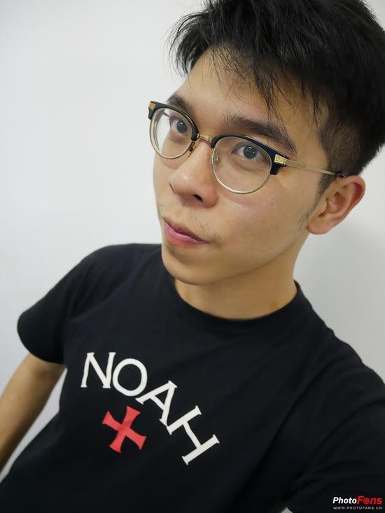 新增的4K自拍模式,通过30张/秒的连拍从而挑选出效果最佳的照片。