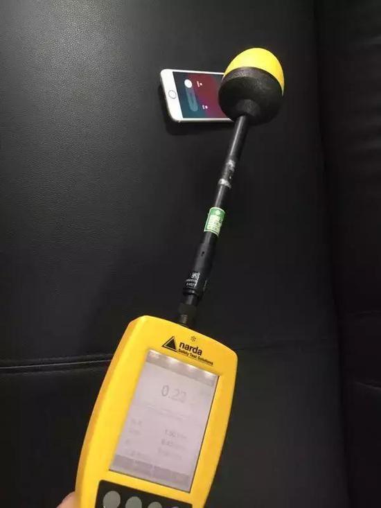 使用仪器测试手机辐射