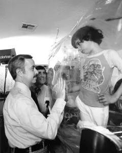 1979 年,席勒和大卫在一起。| 图片来源:Baylor College of Medicine Photo Archives