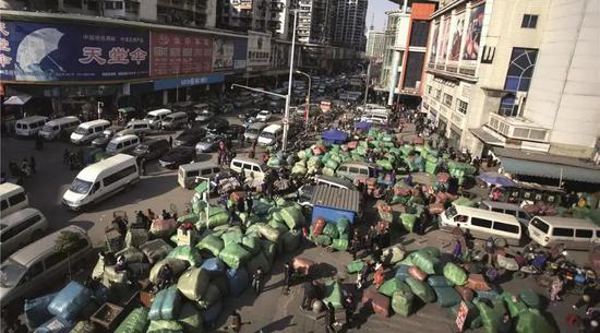 汉正街一景,图片来自第一财经杂志