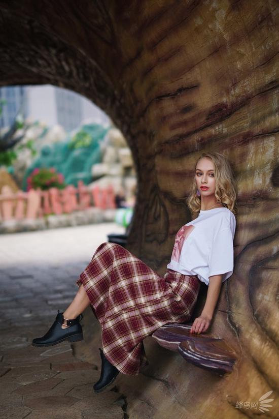 SONY ILCE-6500+56mm F1.4 DC DN | Contemporary 1/800s F1.4 ISO100