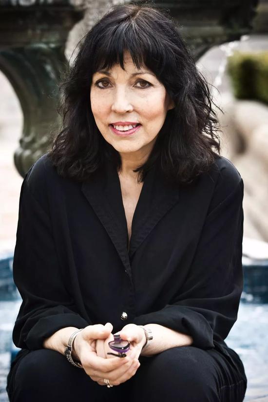 亨特学院认知心理学家Diana Reiss曾发现海豚拥有自我意识的证据,但她对裂唇鱼也拥有这项能力持怀疑态度。“在我看来,像这样的说法,必须有更有力的证据才可以。”图片来源:Elizabeth Nolan