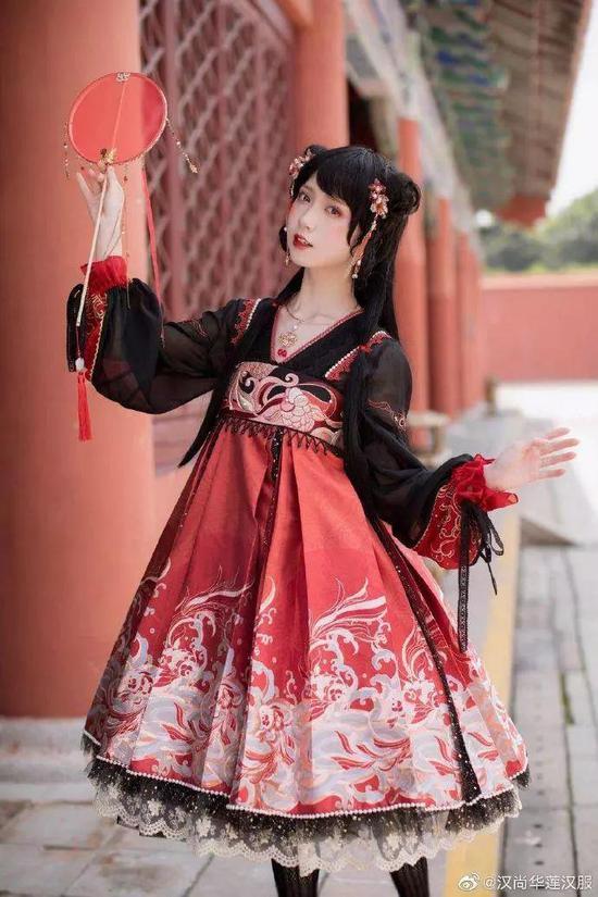 汉尚华莲的汉服商品展示