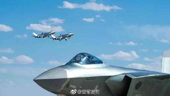 歼-20的机头特写(图片来源微博@空军发布)