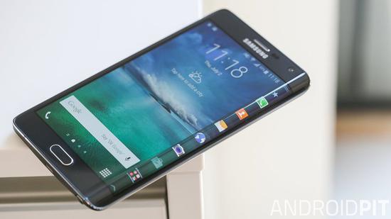 ▲ 三星 Galaxy Note Edge 是曲面屏手机的鼻祖 图片来自:AndroidPit