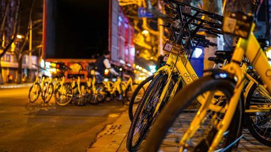 ofo曾掀起的共享经济仍在城市角落中发光。/图虫创意