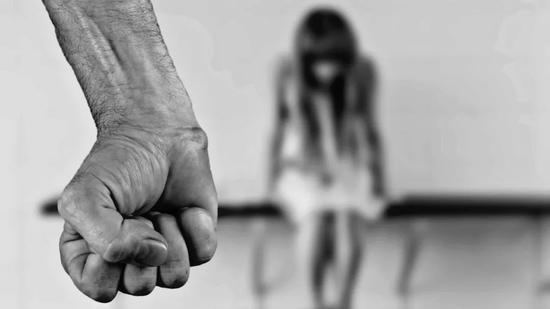 理想的保护策略应在事件发生的不同阶段、从个人到社会的不同层级分别开展。丨Pixabay