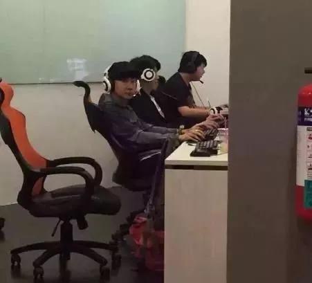 另一个演艺界的游戏高玩,你可能更猜不到。