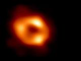 天文学家公布我们银河系中心黑洞的首张照片