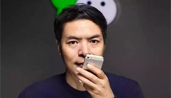 张小龙带领团队一手创造出来的微信,成了移动互联网时代最具支配力的工具,也成了腾讯“开放”战略的最大变量