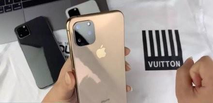 iPhone XI机模照片(图片来源网络)
