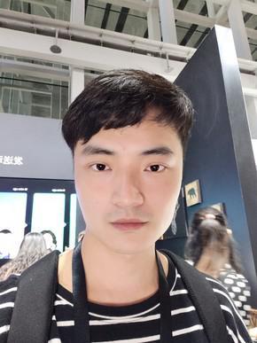 自拍样张对比(右边为三星Note9)