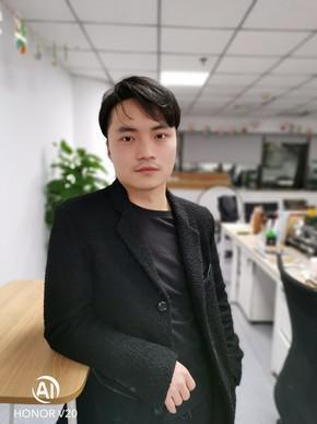右为荣耀V20