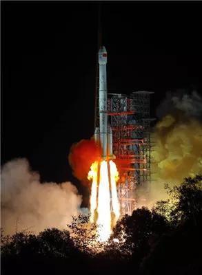 长征3号乙改型(CZ-3B)运载火箭搭载嫦娥4号发射升空。来源:新华网