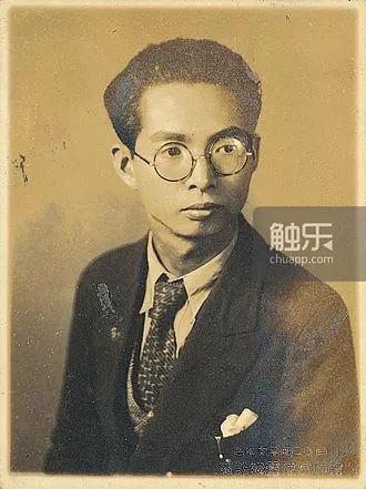 邓雨贤(1906~1944),台湾作曲家,生于今桃园市,他的代表作《四季红》《月夜愁》《望春风》《雨夜花》也是台湾第一代流行歌曲的代表作,2017年问世的游戏《返校》收录了这4首歌的原唱版